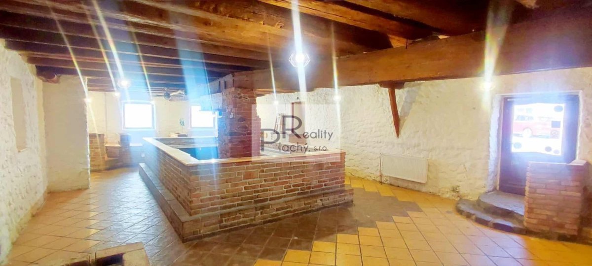 Commercial property for rent · 300 m²