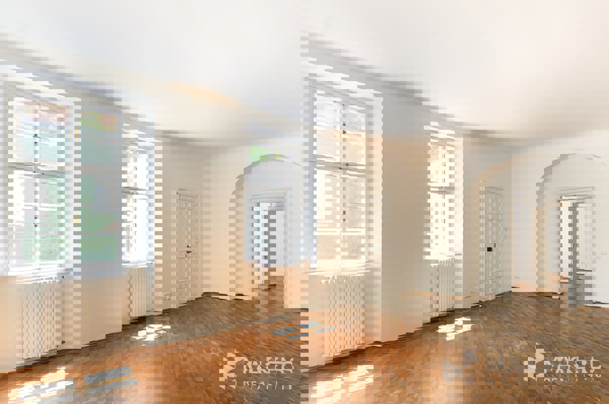 Pronájem bytu · 4+kk · 178 m²