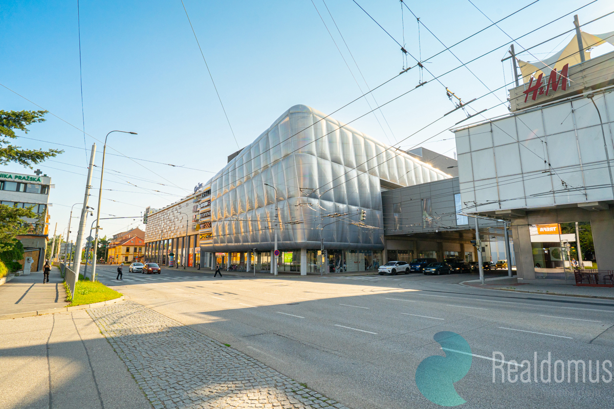 Pronájem komerční nemovitosti · Kancelář · 100 m²