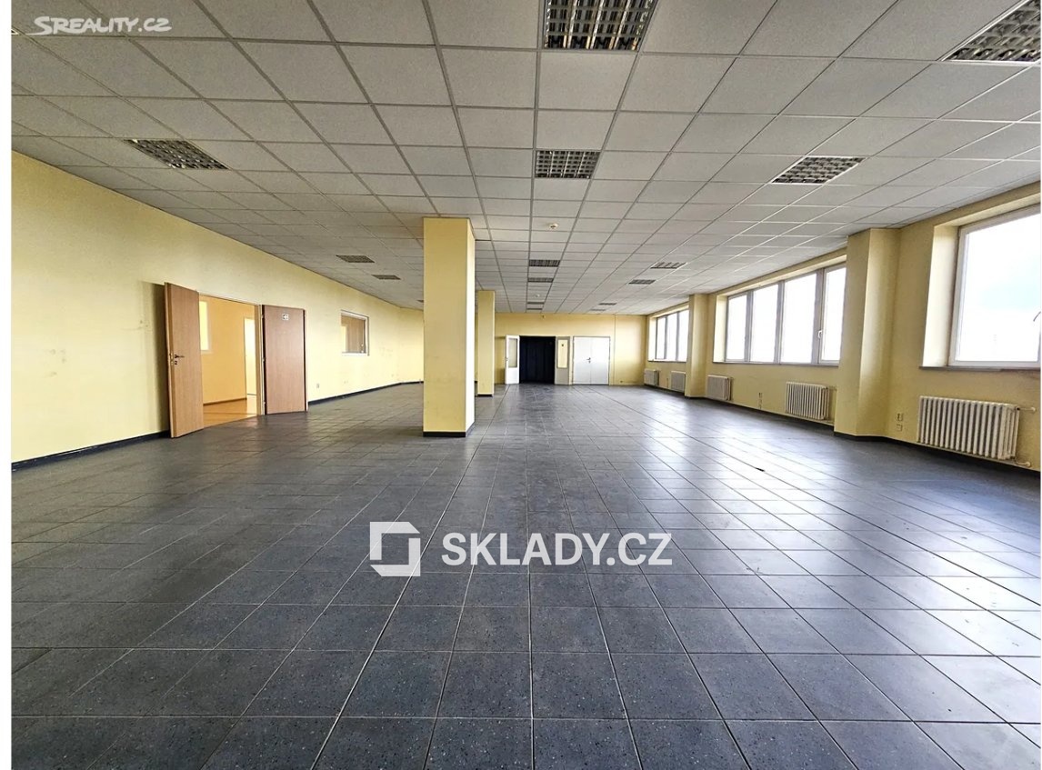Commercial property for rent · Office · 714 m²