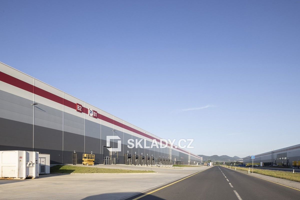 Commercial property for rent · Warehouse · 5 000 m²