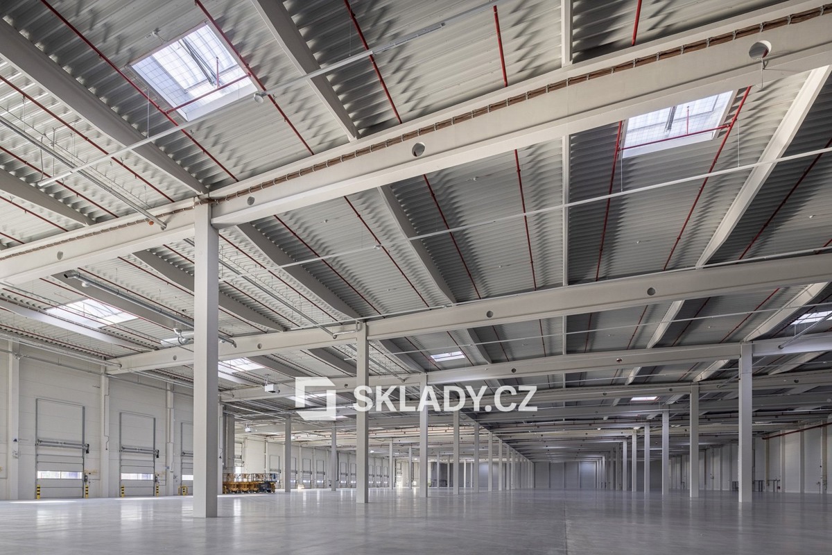 Fotografie 2 - Pronájem komerční nemovitosti · Sklad · 5 000 m²