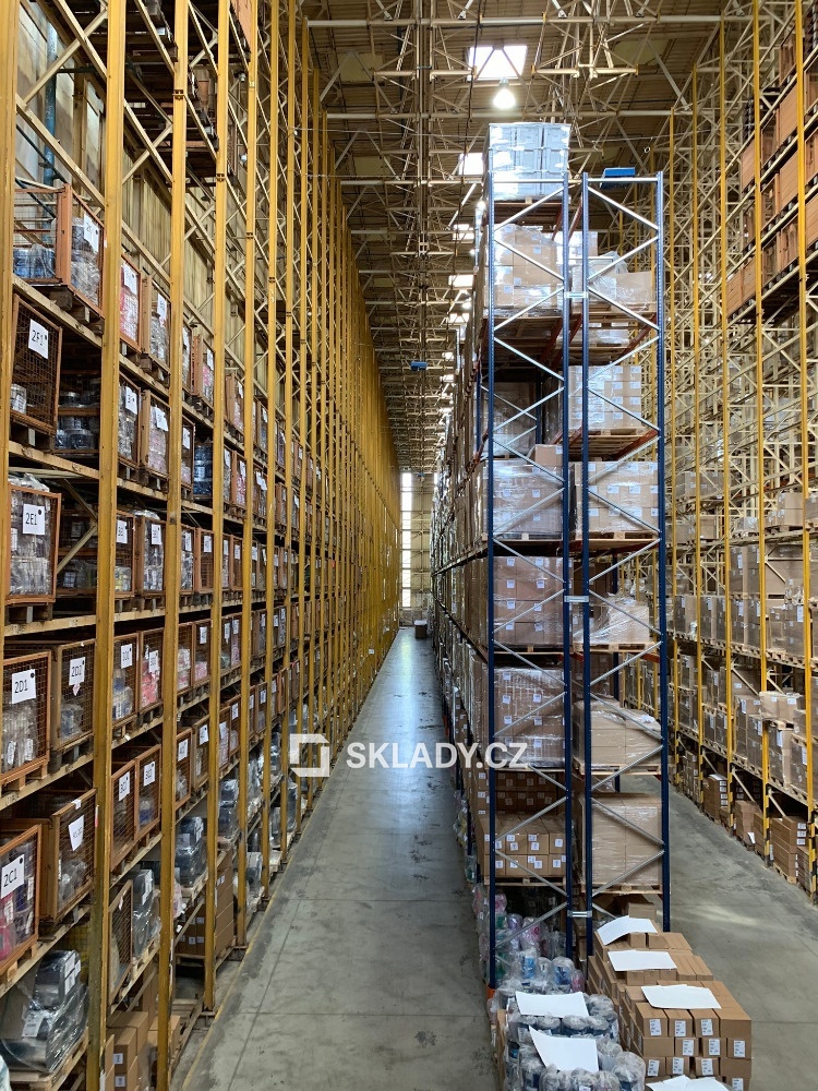 Fotografie 4 - Pronájem komerční nemovitosti · 2 800 m²