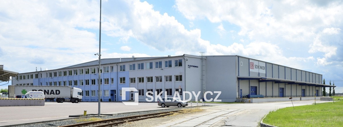 Bất động sản thương mại cho thuê · 2 300 m²