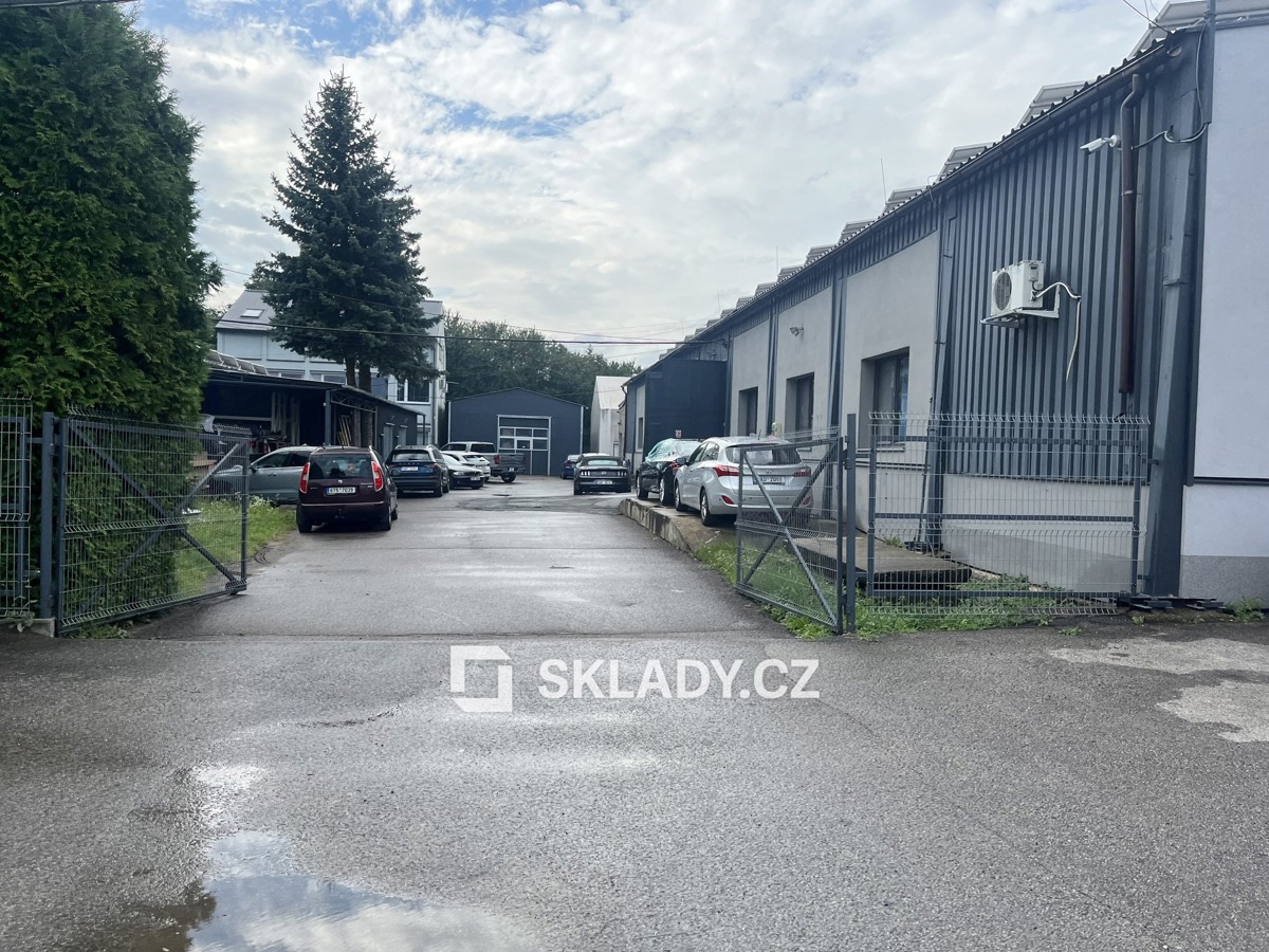 Оренда комерційної нерухомості · Автосервіс · 675 m²