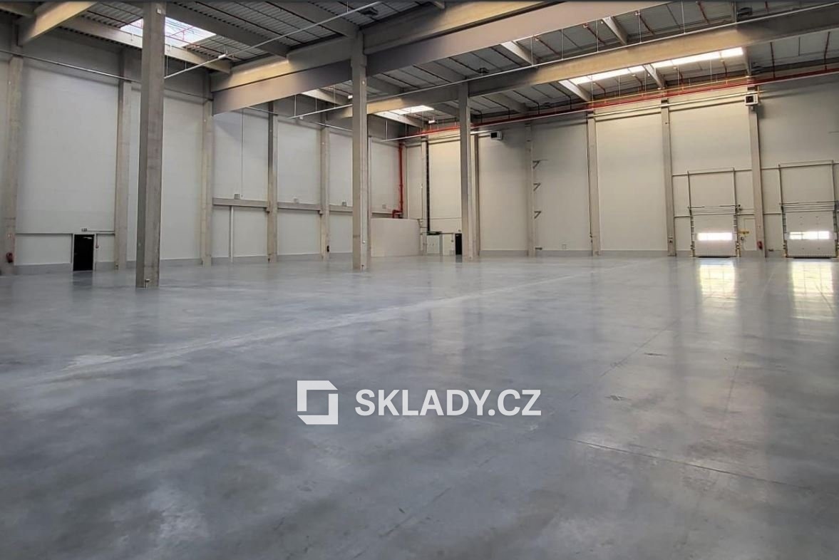 Commercial property for rent · Manufacturing facility · 3 661 m²