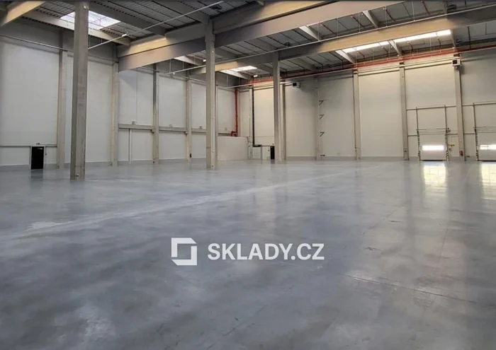 Commercial property for rent · Manufacturing facility · 3 661 m²