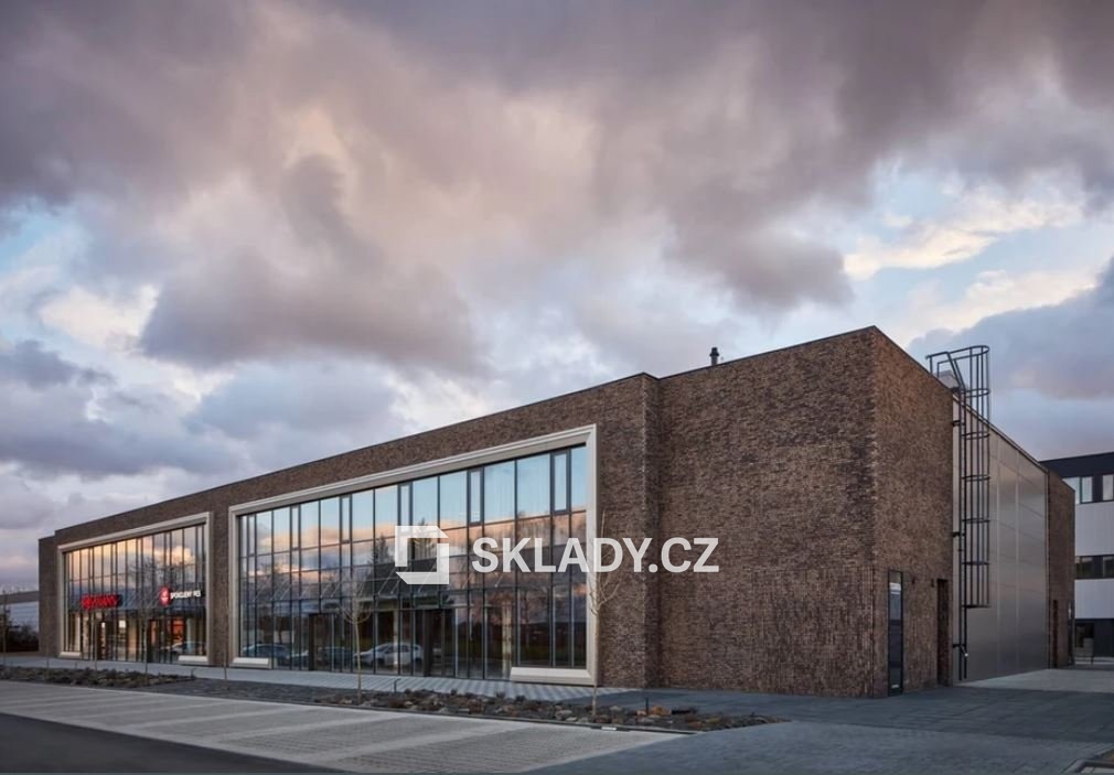 Commercial property for rent · 1 000 m²