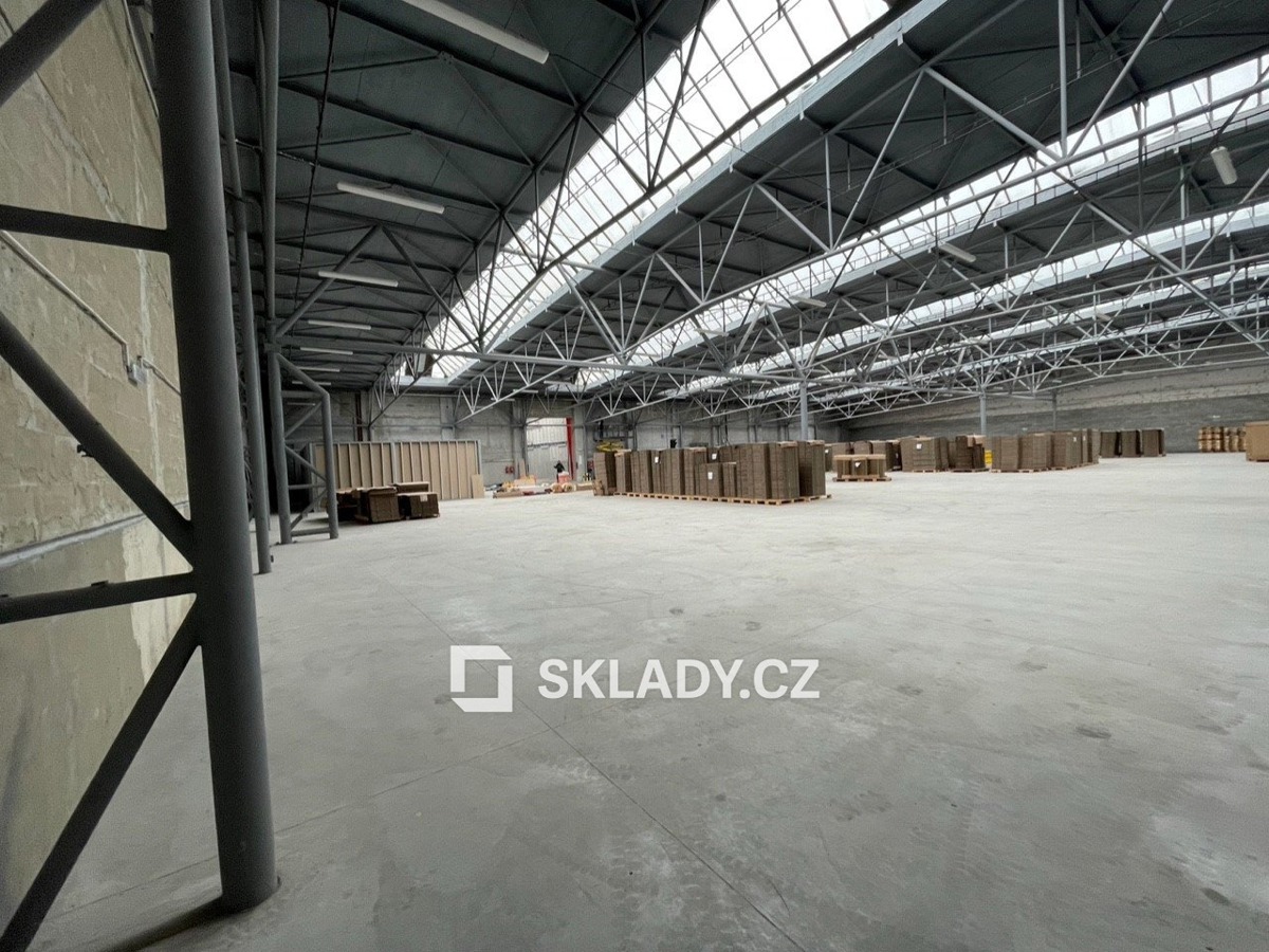 Fotografie 3 - Pronájem komerční nemovitosti · Sklad · 2 000 m²