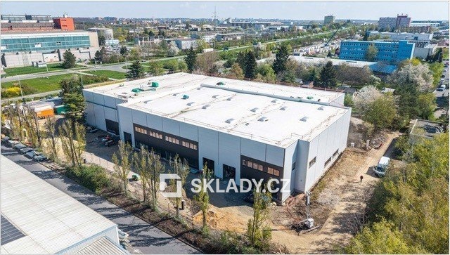 Pronájem komerční nemovitosti · 1 098 m²