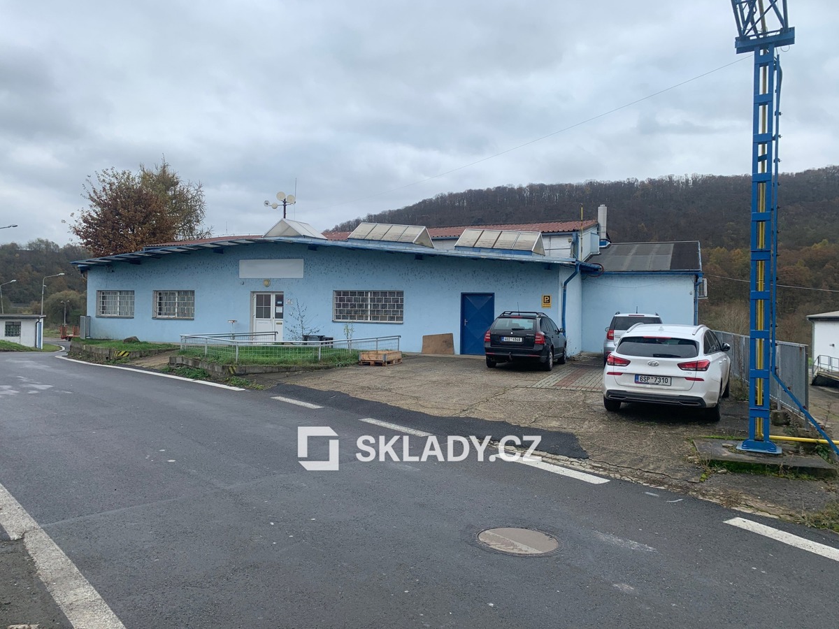 Pronájem komerční nemovitosti · Výrobní haly · 1 168 m²