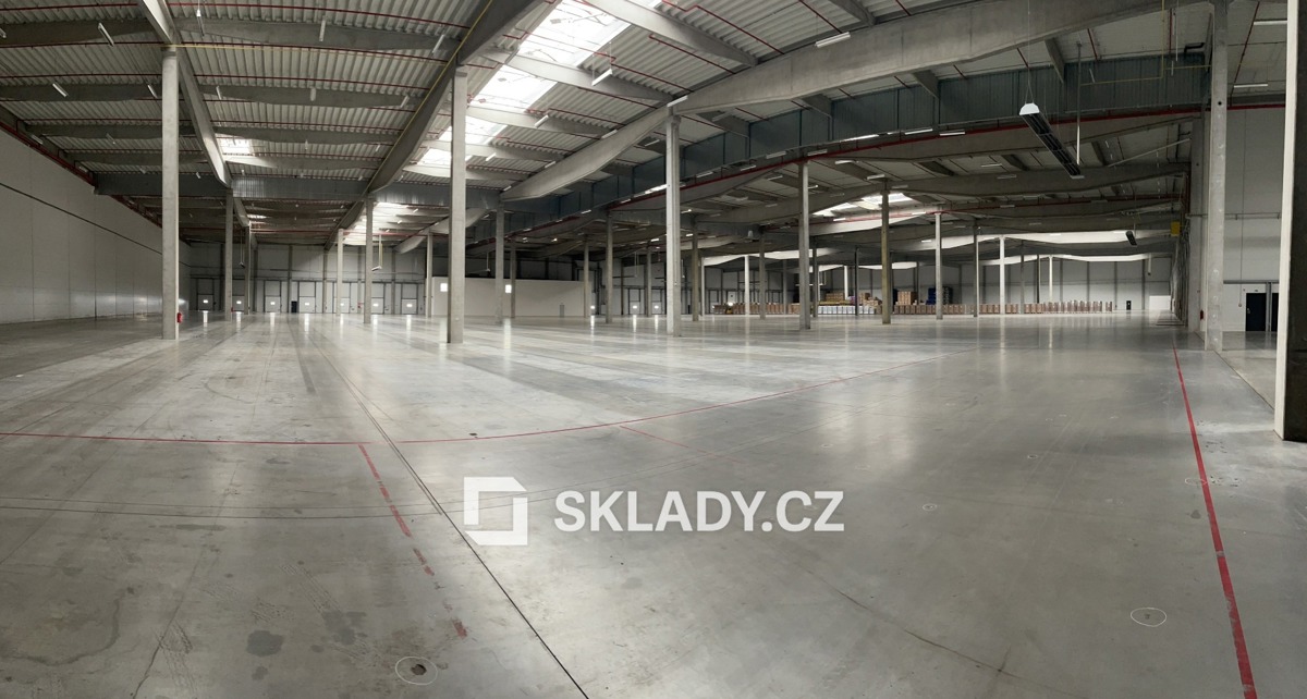 Fotografie 2 - Pronájem komerční nemovitosti · Sklad · 18 000 m²