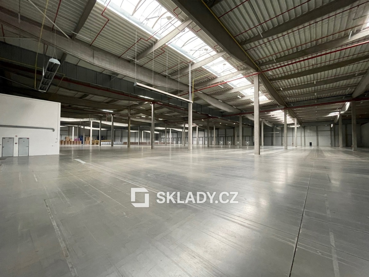 Bất động sản thương mại cho thuê · 18 000 m²