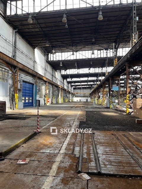 Bất động sản thương mại cho thuê · 3 000 m²