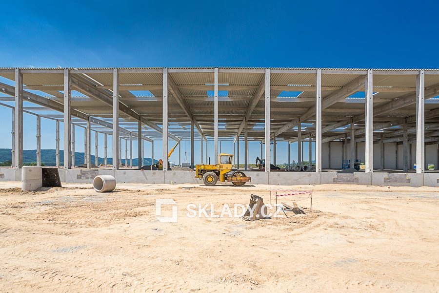 Fotografie 2 - Pronájem komerční nemovitosti · Sklad · 12 000 m²