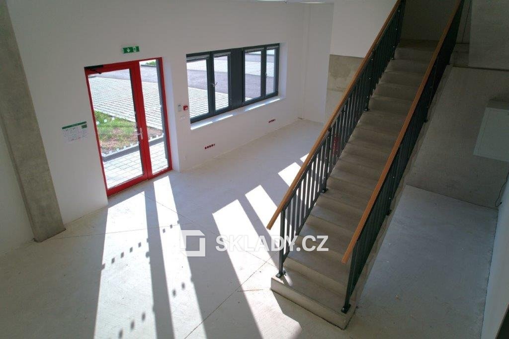 Fotografie 4 - Pronájem komerční nemovitosti · 1 000 m²