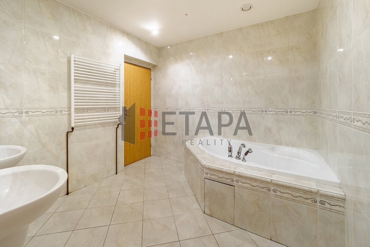 Fotografie 3 - Prodej domu · Rodinný · 432 m²