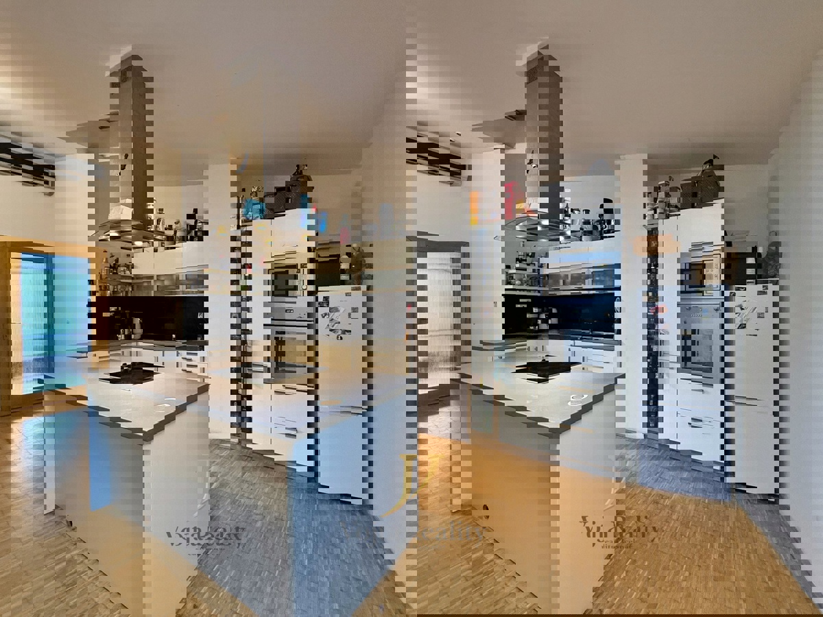 Pronájem bytu · 3+kk · 75 m²