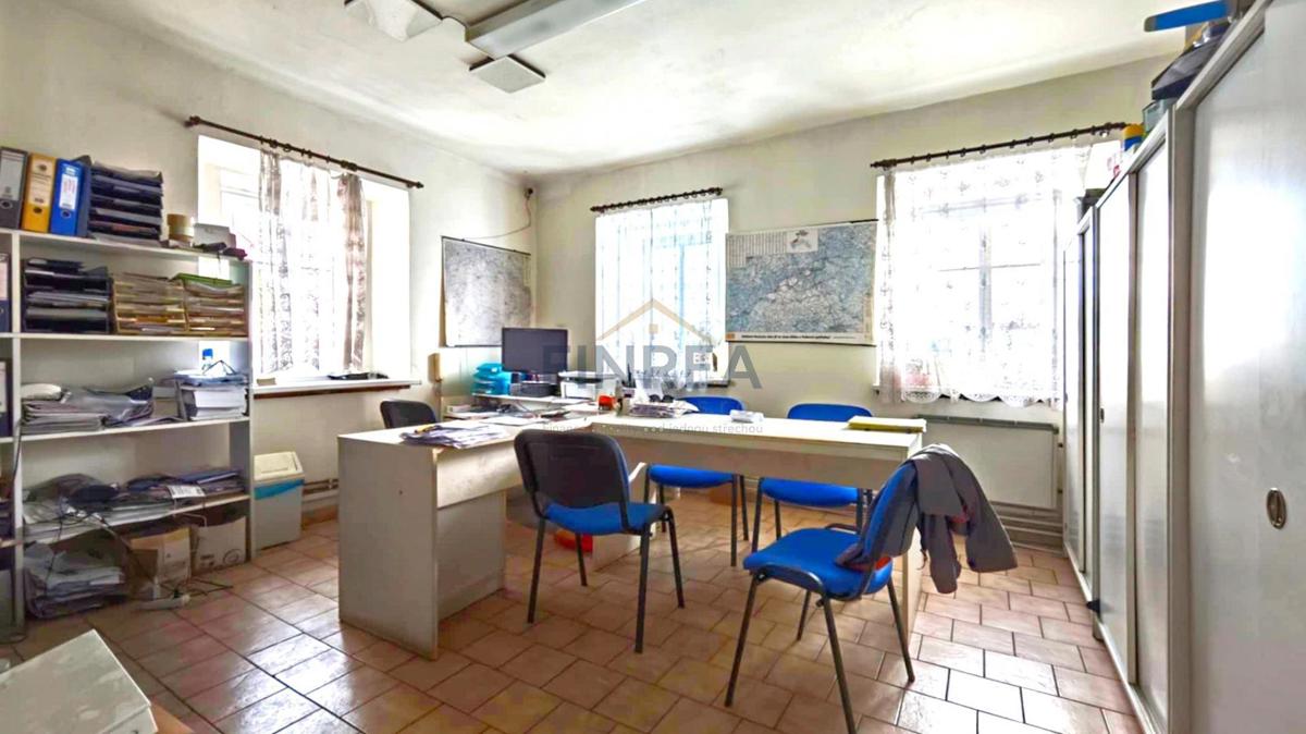 Продаж будинку · Сімейний будинок · 450 m²
