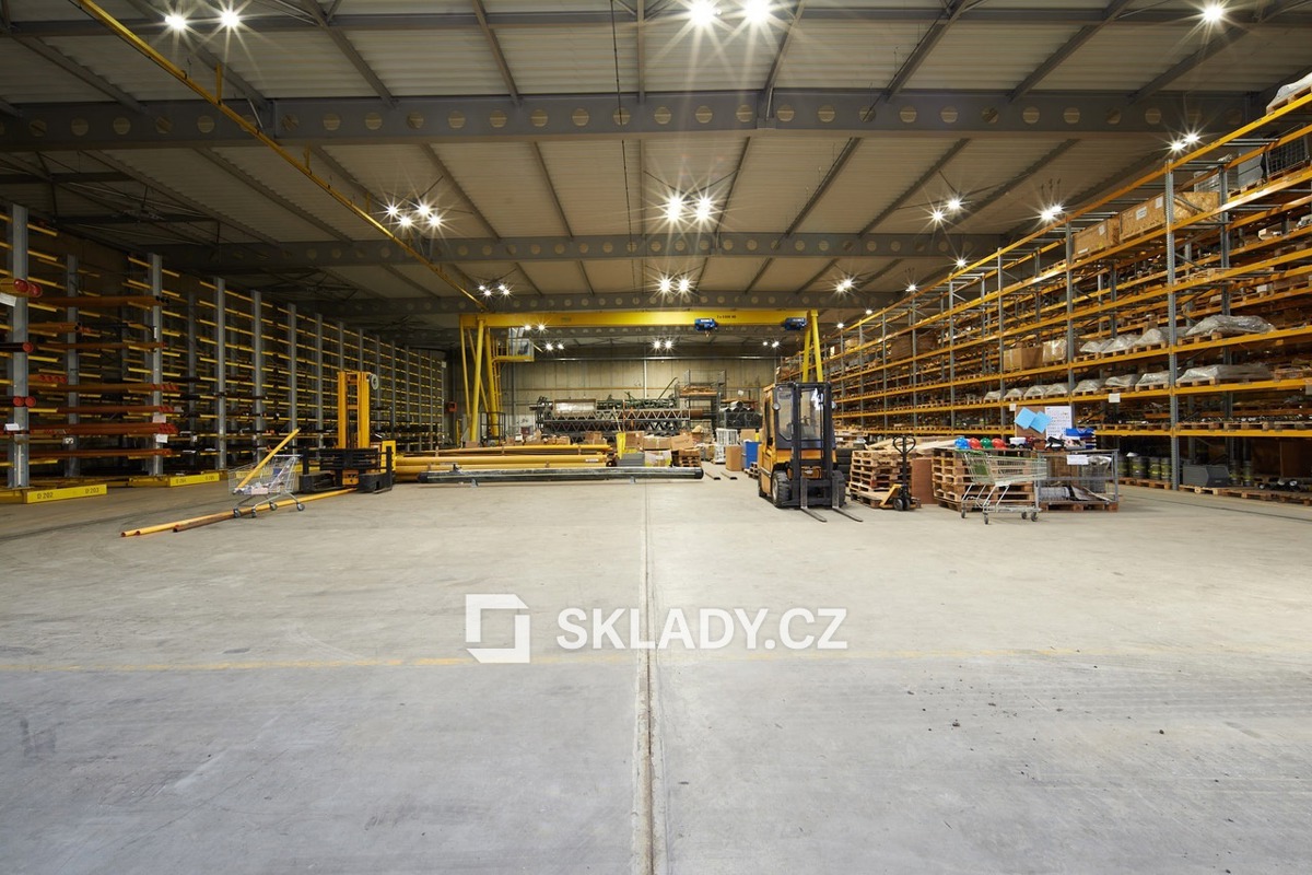 Аренда коммерческой недвижимости · Склад · 2 828 m²