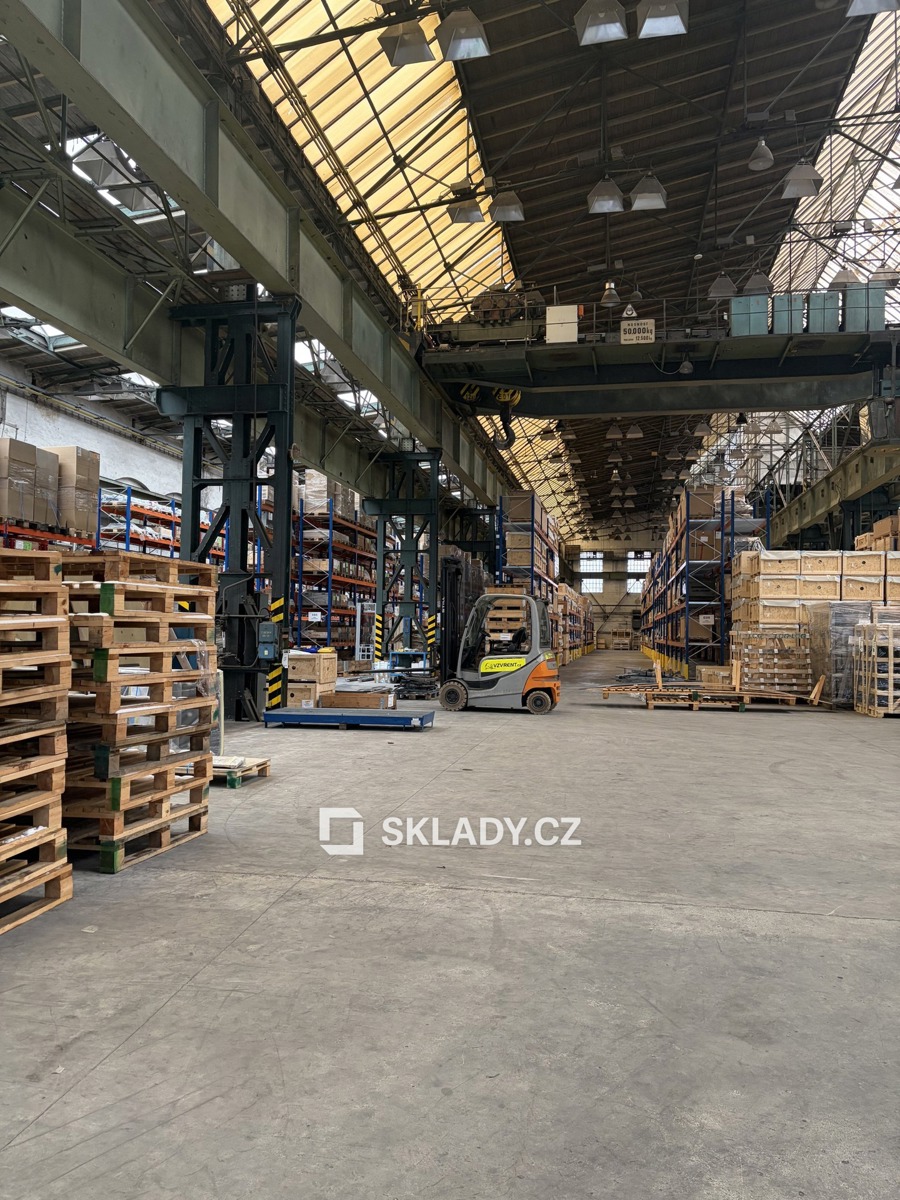 Commercial property for rent · Warehouse · 4 000 m²