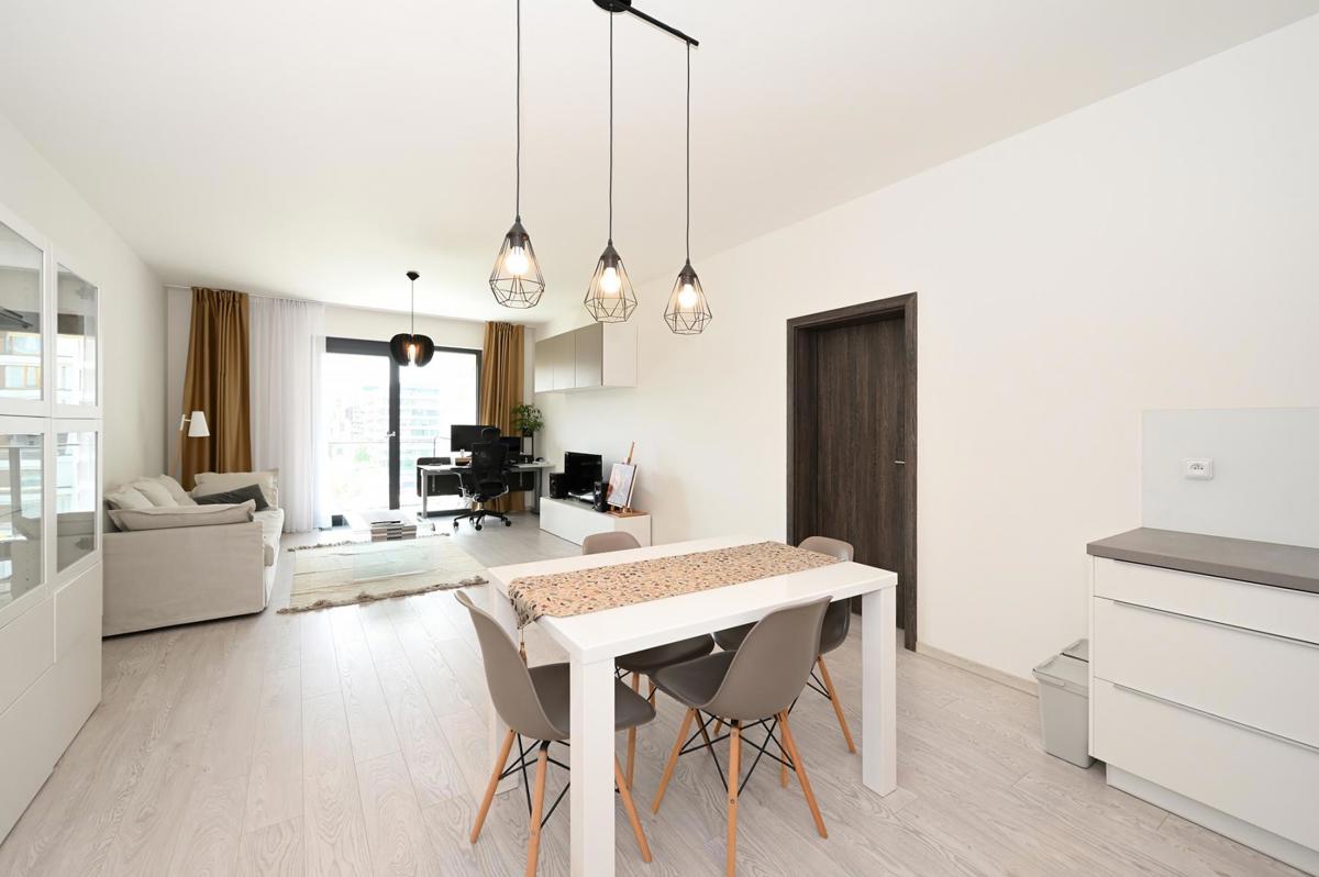 Pronájem bytu · 2+kk · 72 m²