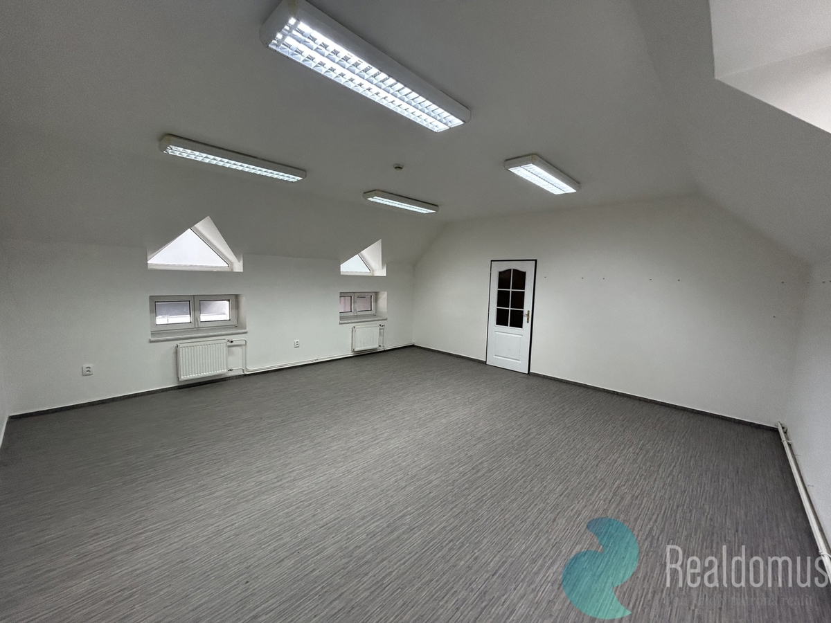 Bất động sản thương mại cho thuê · 139 m²