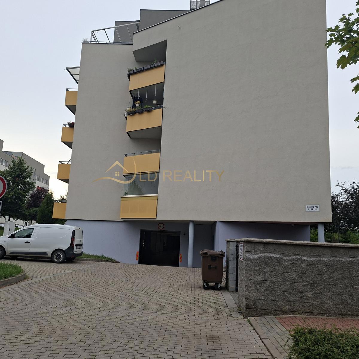 Fotografie 2 - Pronájem garáže · 12 m²