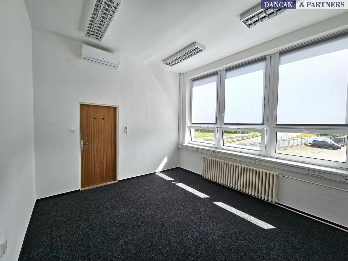 Fotografie 3 - Pronájem komerční nemovitosti · Kancelář · 16 m²