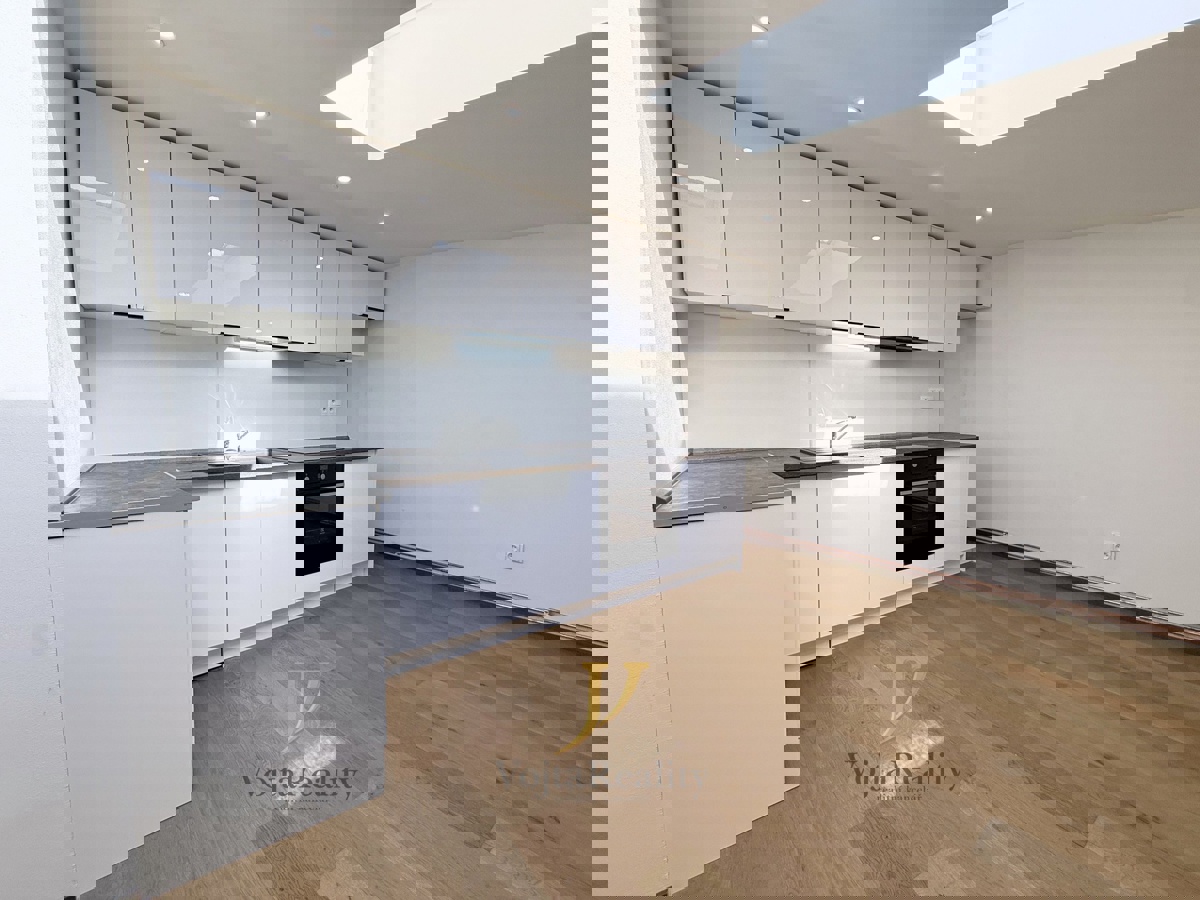 Pronájem bytu · 3+kk · 82 m²