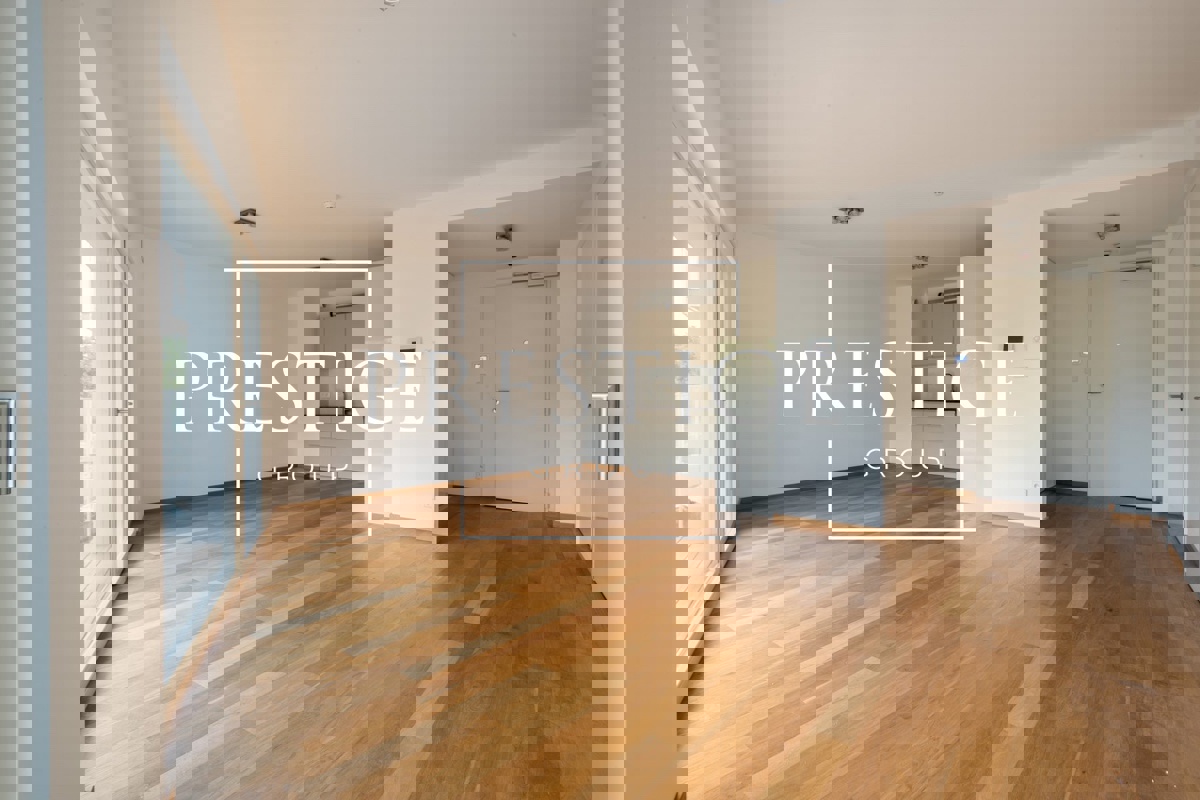 Pronájem bytu · 2+kk · 81 m²