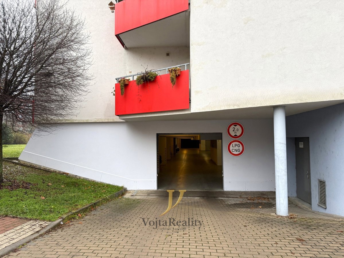 Photo 2/5