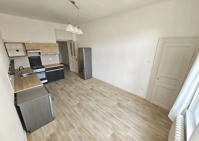Căn hộ cho thuê · 2+kk · 58 m²