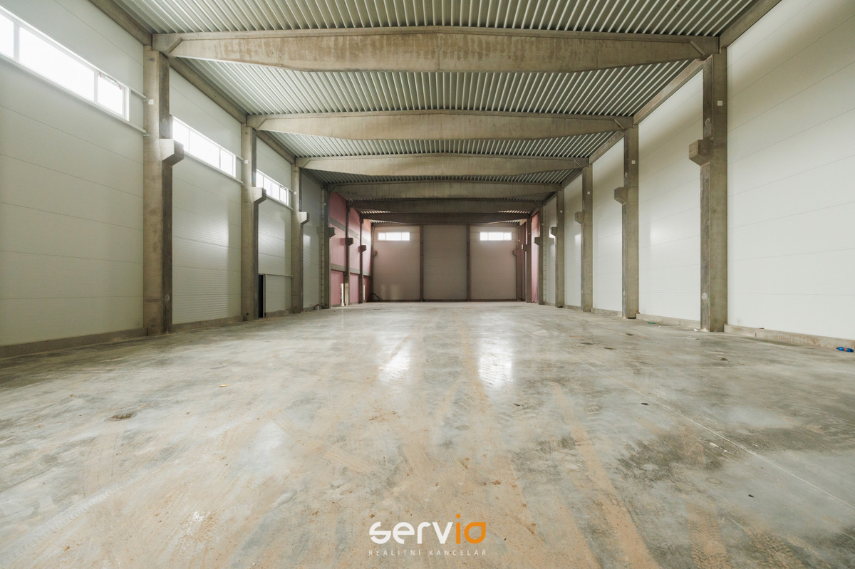 Fotografie 3 - Pronájem komerční nemovitosti · Sklad · 4 828 m²