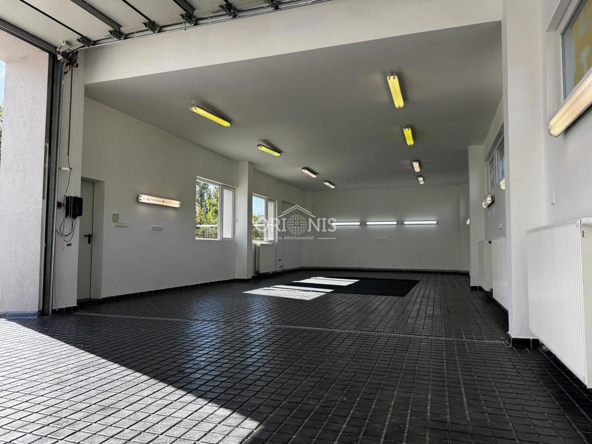 Аренда коммерческой недвижимости · 297 m²
