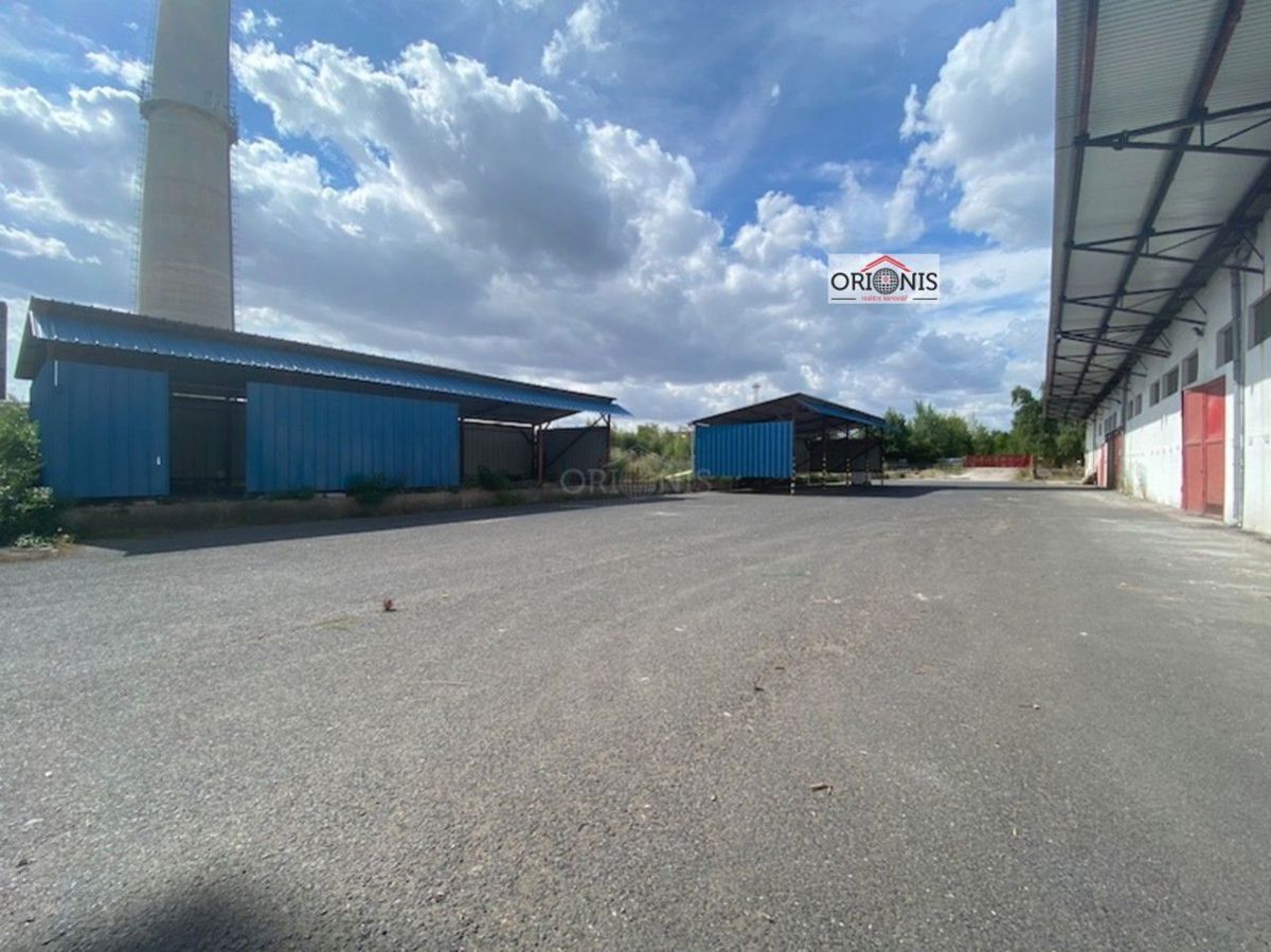 Bất động sản thương mại cho thuê · 672 m²