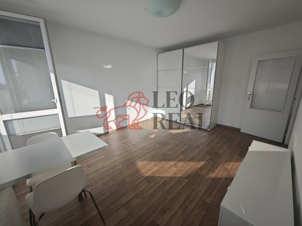 Pronájem bytu · 1+kk · 33 m²