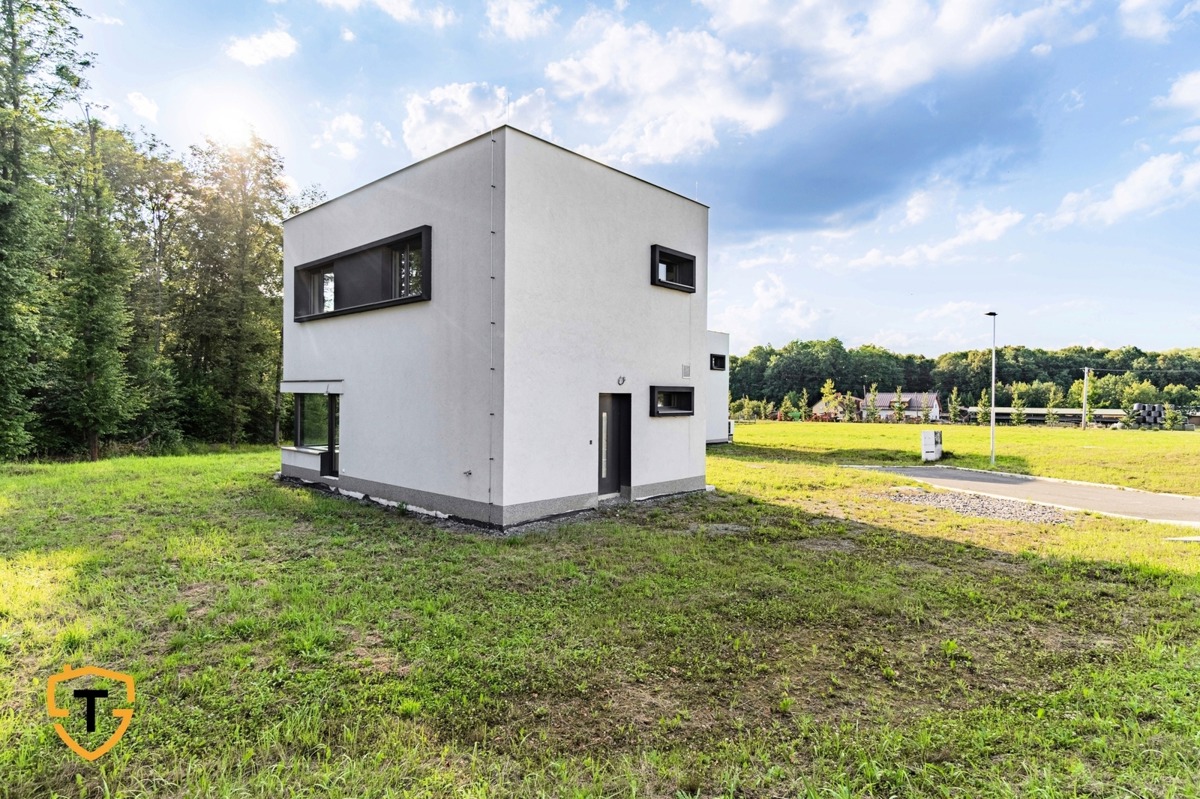 Продажа дома · Семейный дом · 110 m²
