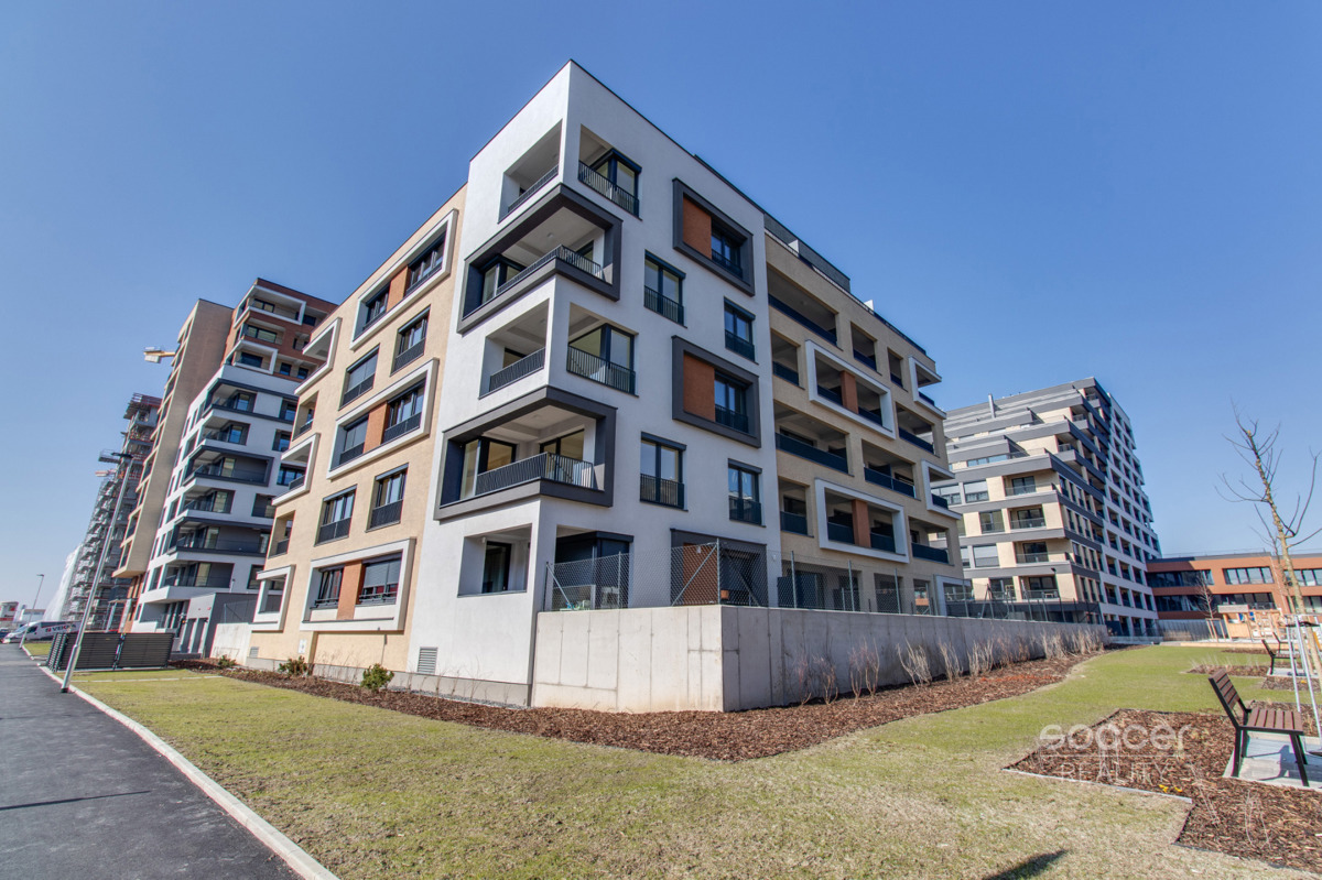 Pronájem bytu · 1+kk · 42 m²