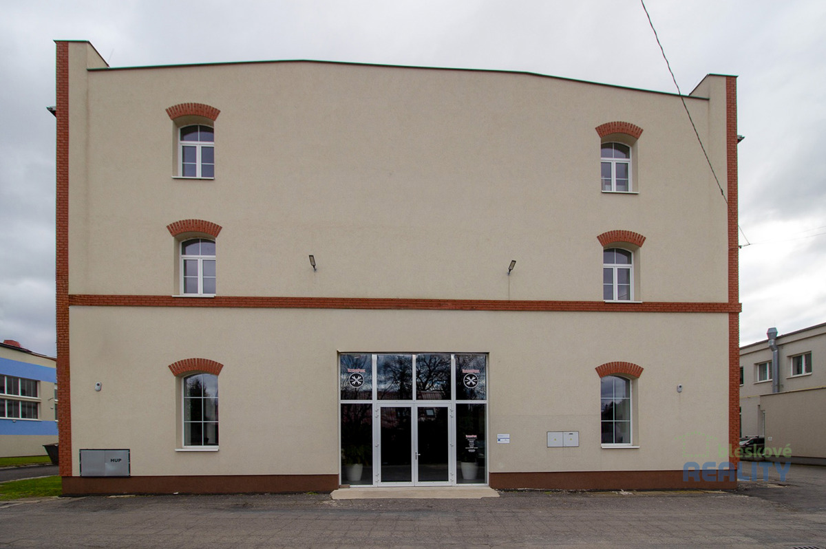 Fotografie 4 - Pronájem komerční nemovitosti · Showroom · 626 m²