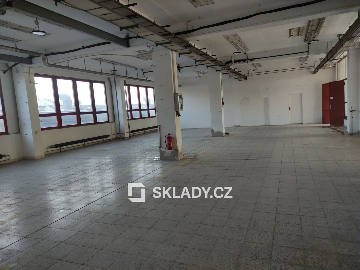 Pronájem komerční nemovitosti · 604 m²