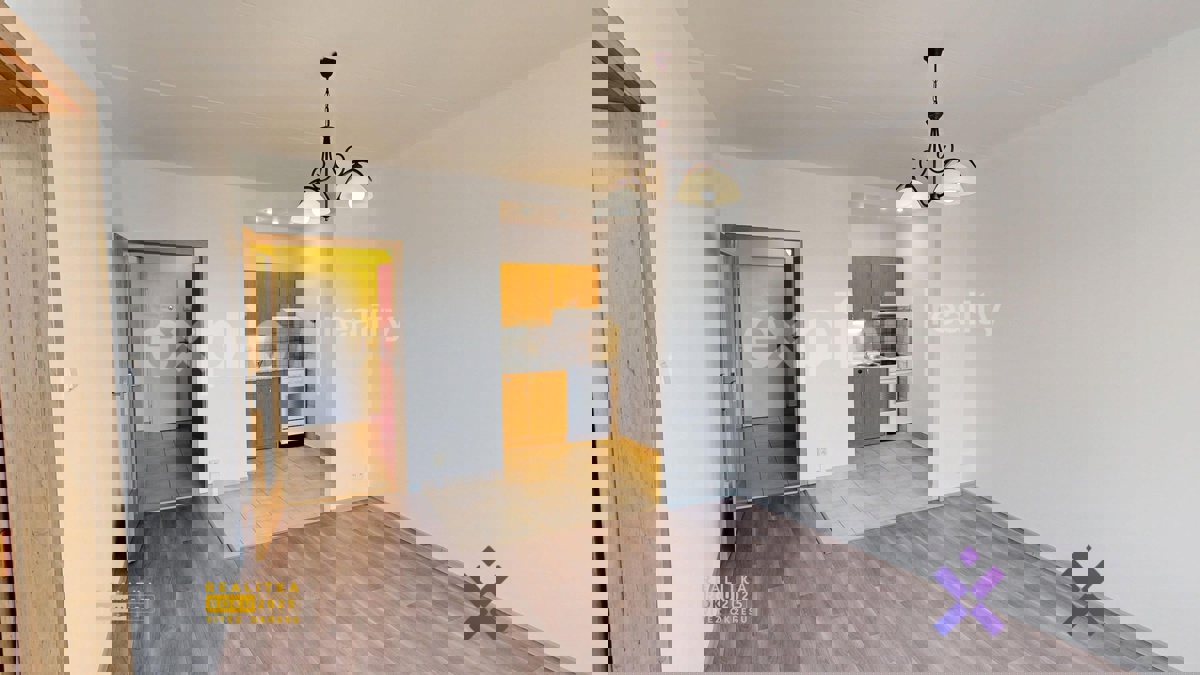 Pronájem bytu · 2+kk · 38 m²