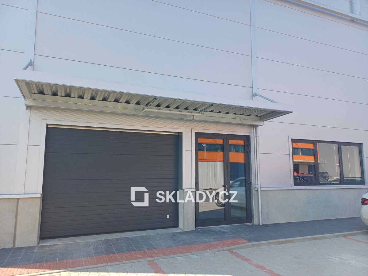 Commercial property for rent · 816 m²