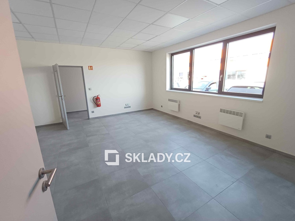 Fotografie 3 - Pronájem komerční nemovitosti · 816 m²