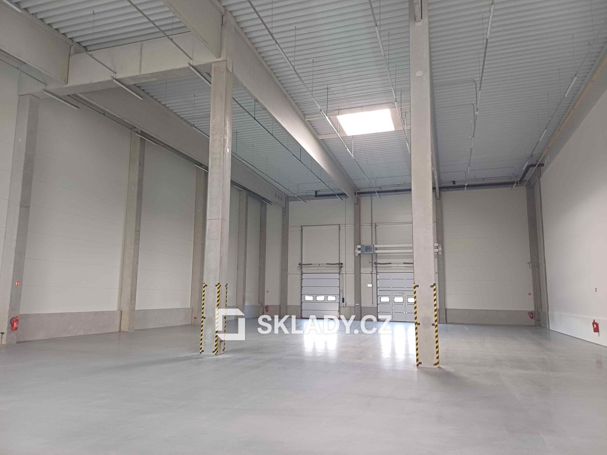 Bất động sản thương mại cho thuê · 874 m²