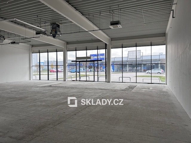 Commercial property for rent · 477 m²