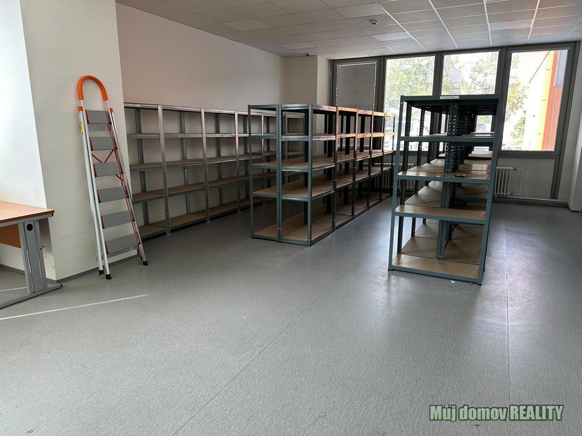 Bất động sản thương mại cho thuê · 105 m²