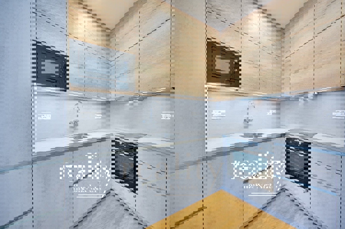 Pronájem bytu · 3+kk · 82 m²