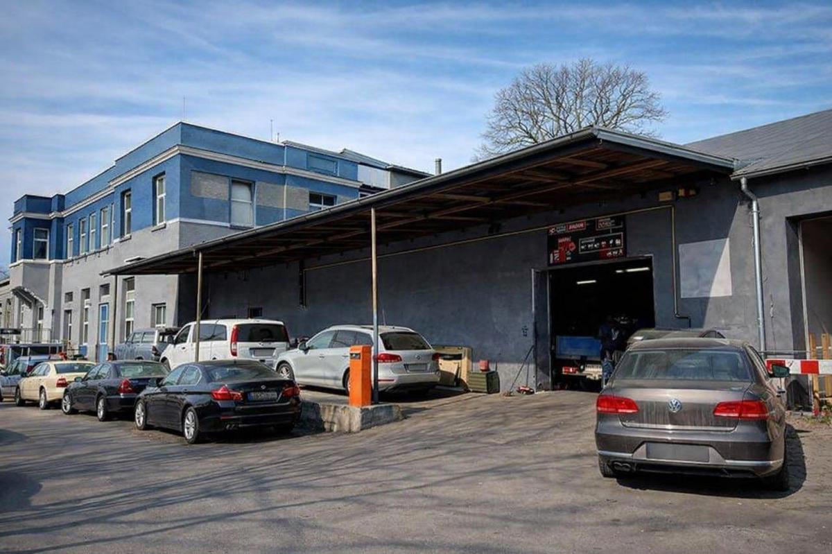 Pronájem komerční nemovitosti · Autoservis · 388 m²