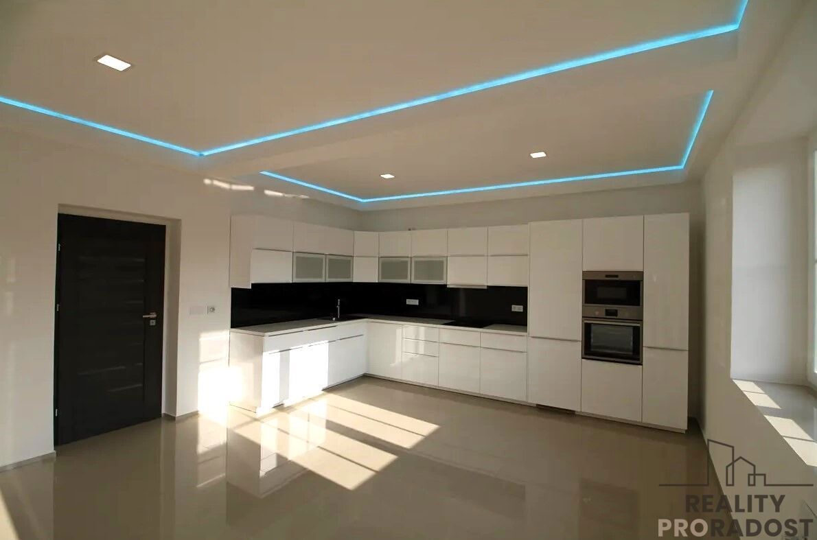 Pronájem bytu · 4+kk · 107 m²